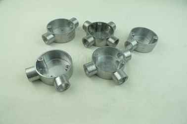 TOPELE 20 mm / 25 mm BS4568 / BS31 Caja de unión de aluminio de ángulo circular de dos vías eléctrica, accesorios de conductos eléctricos