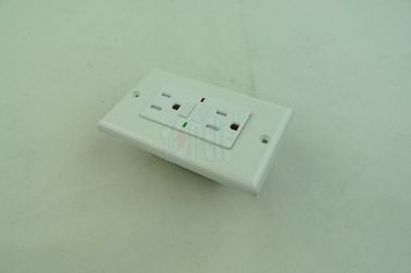 Receptores GFCI comerciales de doble tipo resistentes a alteraciones de 125 V con luz indicadora LED
