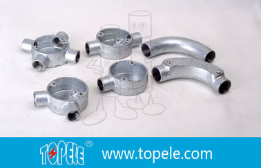20MM 3 / 4 ′′, 1 ′′ BS4568 GI Cuadro de unión circular de hierro maleable con codo de hierro con agujero pinchado