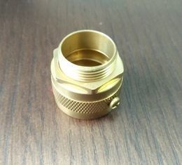 Máquina CNC de conducto flexible y accesorios de latón macho adaptador de manguera de conducto