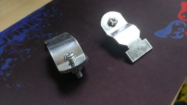 Clampada de canal de tracción galvanizada UL estándar producida para EMT y conducto eléctrico rígido